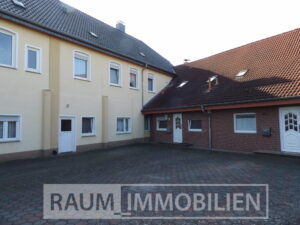 Gebäudeansichten mit Innenhof