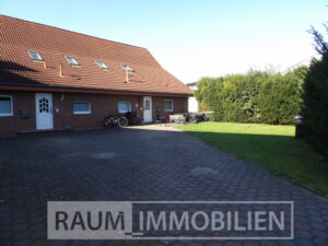 Gebäudeansicht Anbau mit Vorplatz