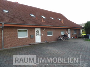 Gebäudeansicht Anbau mit Vorplatz