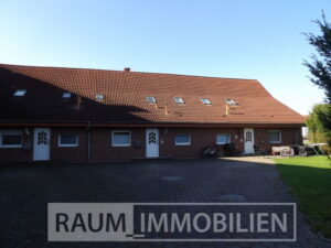 Gebäudeansicht Anbau mit Vorplatz