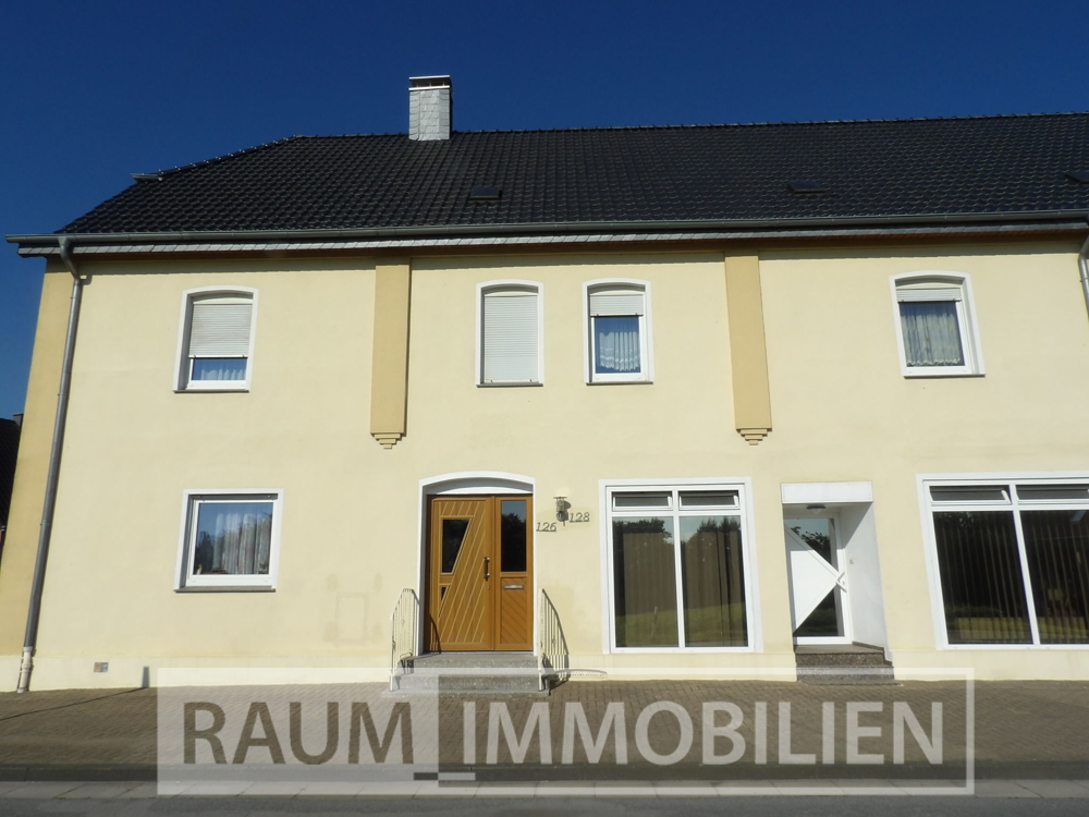 Haupteingang Altbau und Büro