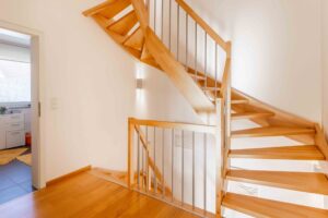 Treppenaufgang ins DG