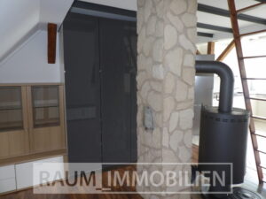 Wohnbereich mit Einbauschränken