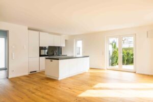 Kochinsel und Essbereich