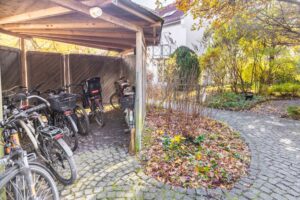 Fahrradabstellhäuschen