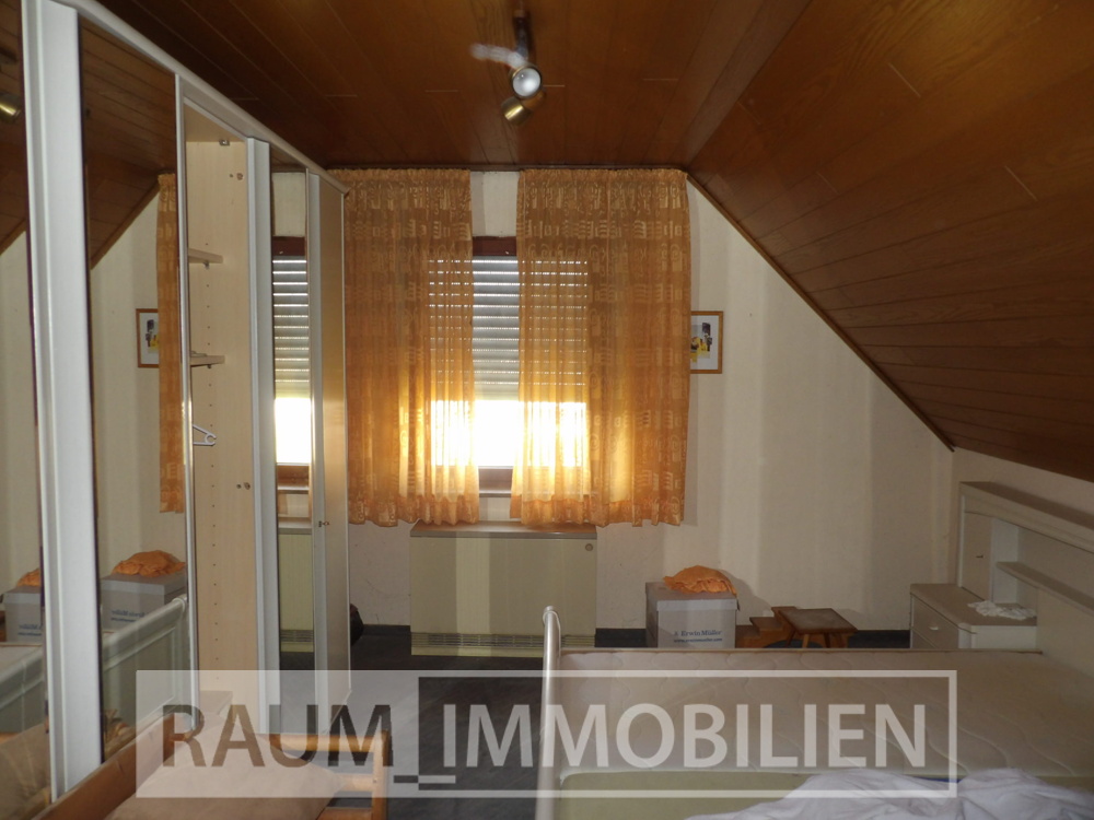 Schlafzimmer 1 OG