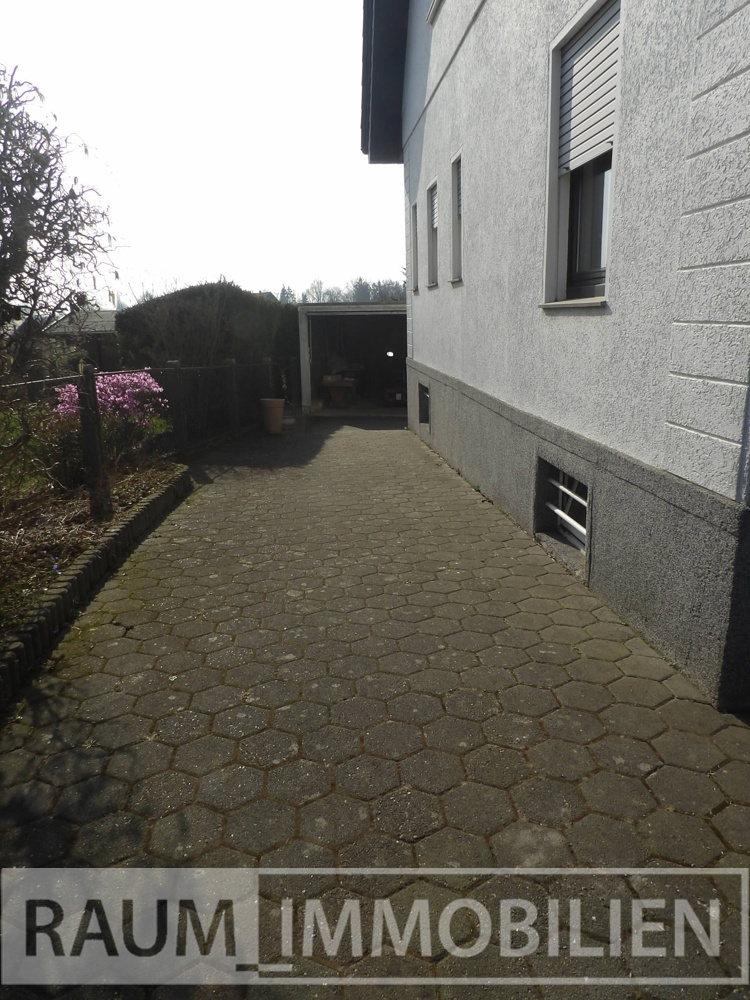 Zufahrt Garage