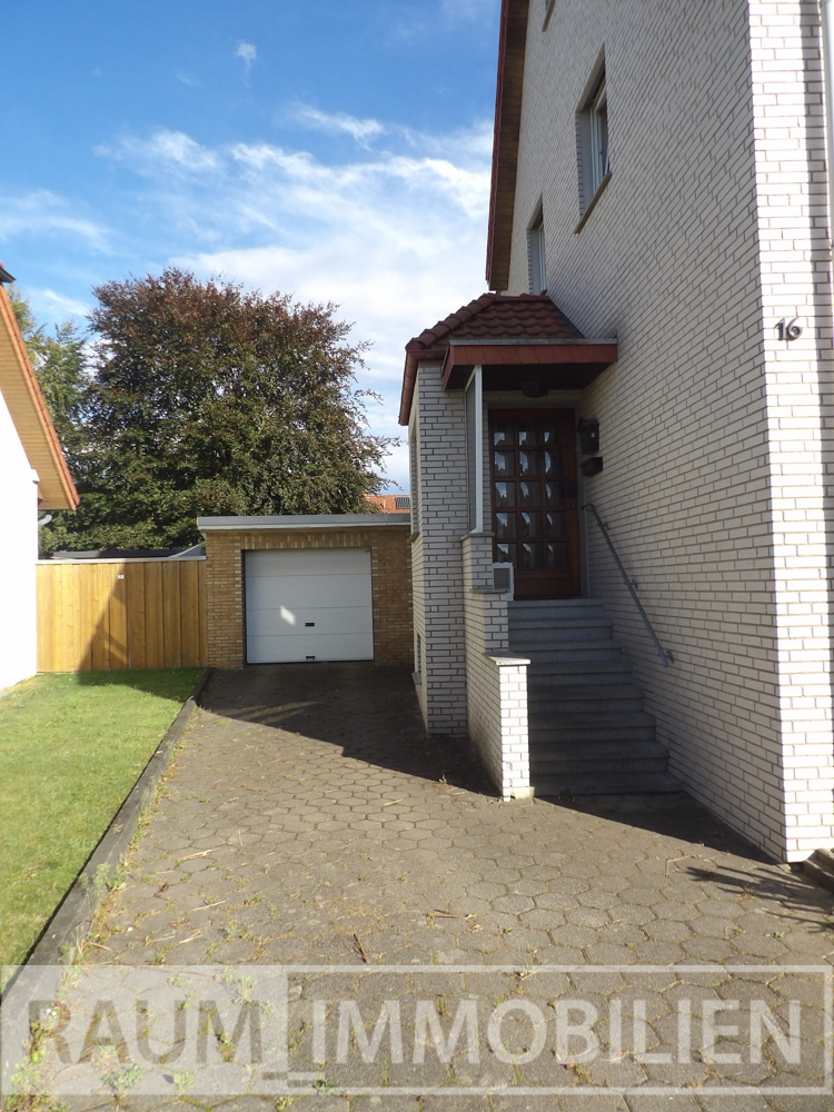 Gebäudezugang inkl. Garage